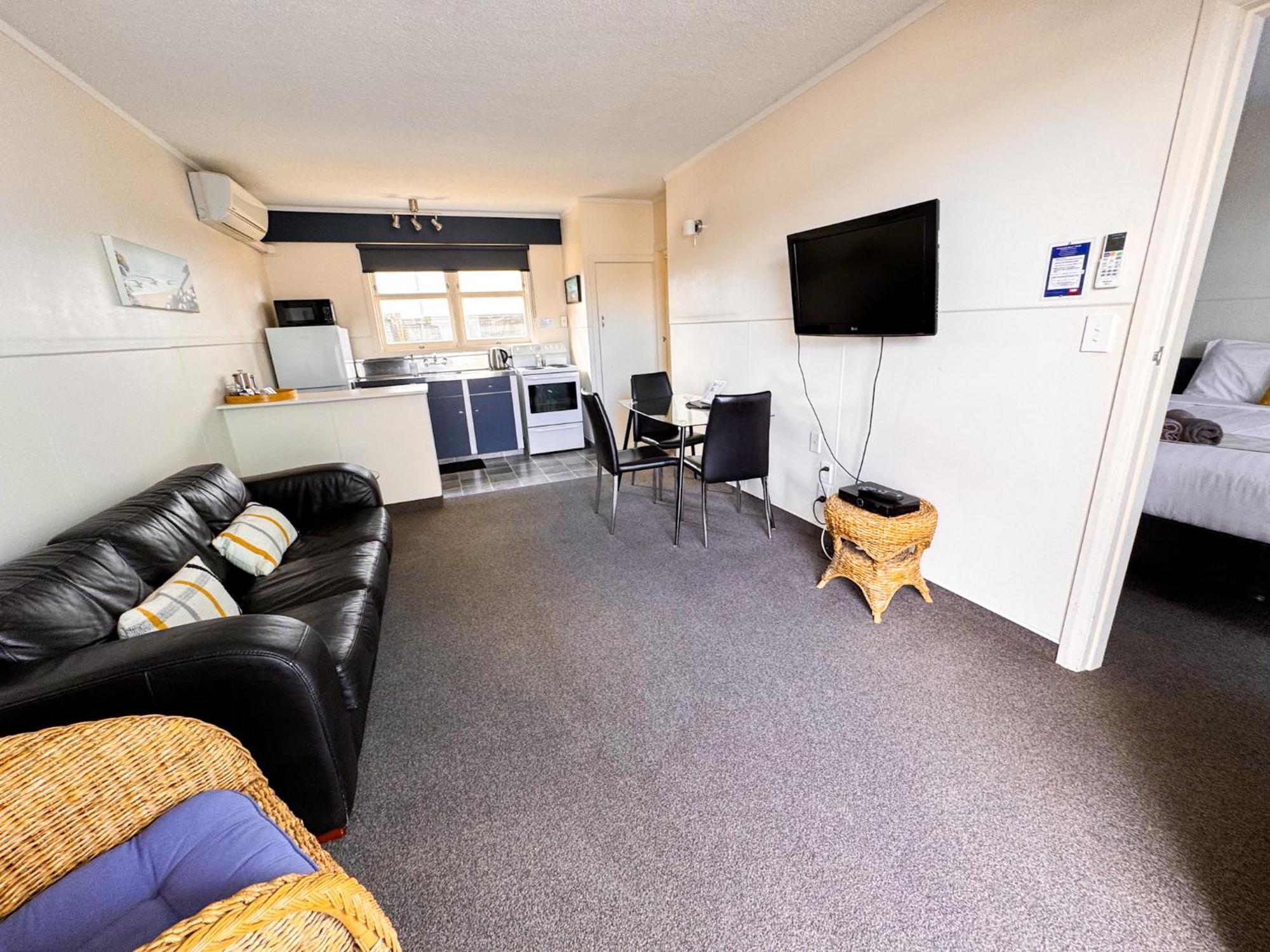 Waikanae Beach Motel Gisborne Exterior foto