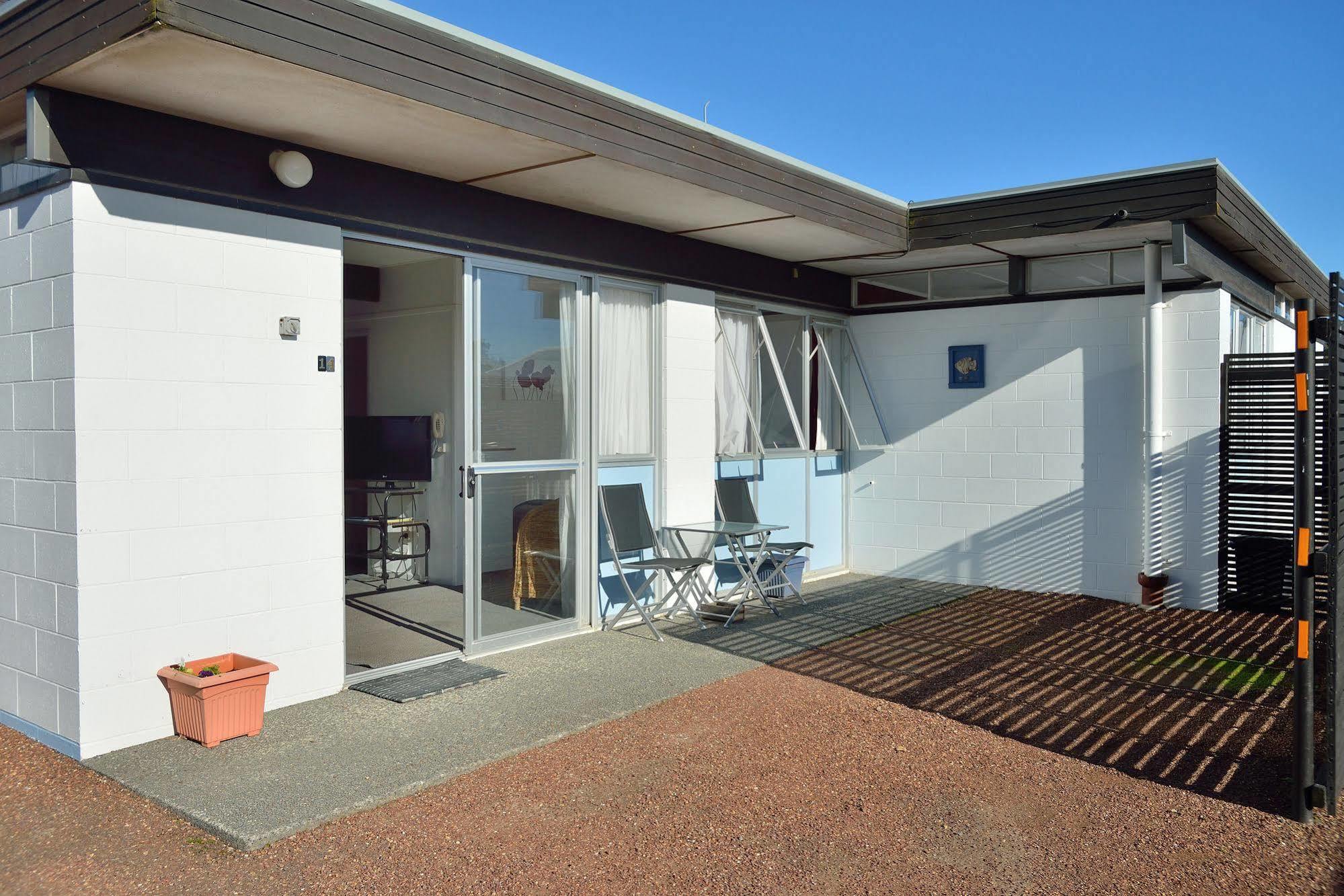 Waikanae Beach Motel Gisborne Exterior foto